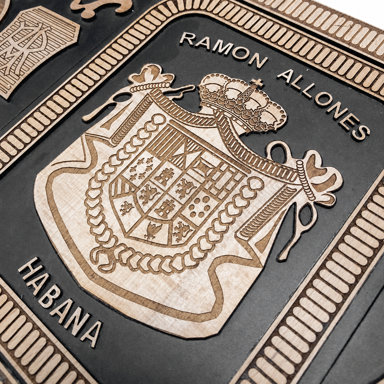 Humidor Ramón Allones Perfectos Edición Regional Suiza 2014 (50)